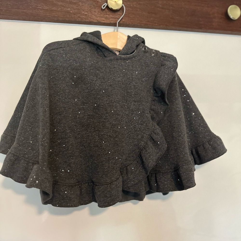 Max Studio Baby hooded cape. Grey with sparkles. 12 mo